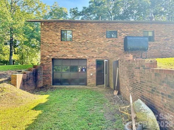 6494 W US Highway 64 HWY, Lexington, NC 27295