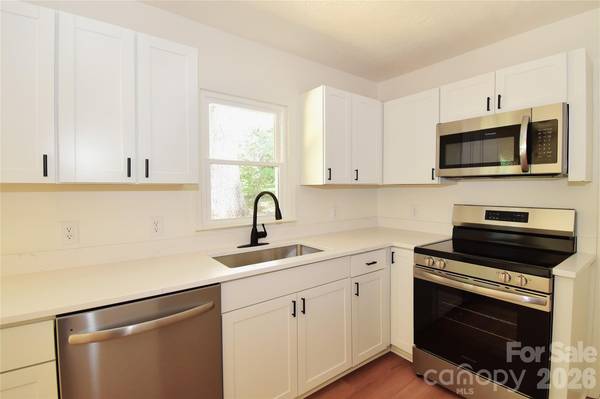 19 S Ridge PL, Arden, NC 28704