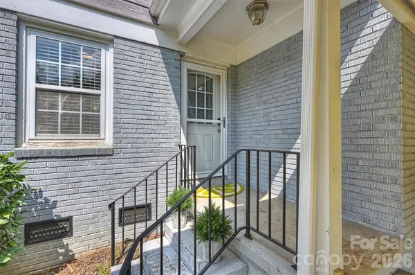 1323 Carolyn DR, Charlotte, NC 28205