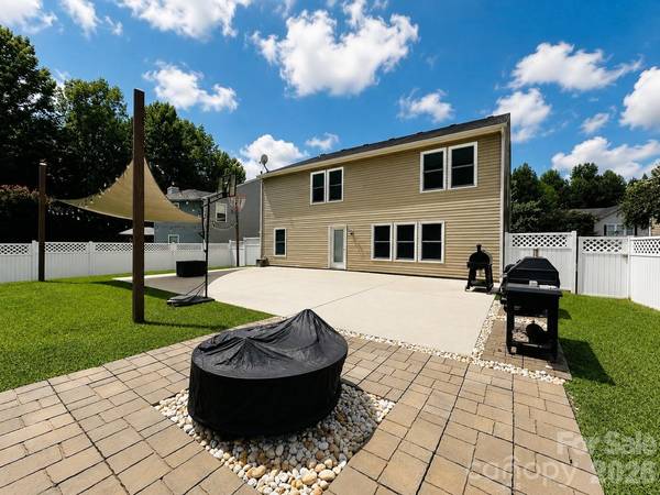 404 Inverness LN, Salisbury, NC 28146