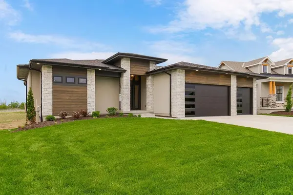 16781 S Fellows ST, Olathe, KS 66062