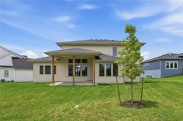 22017 W 99th TER, Lenexa, KS 66220
