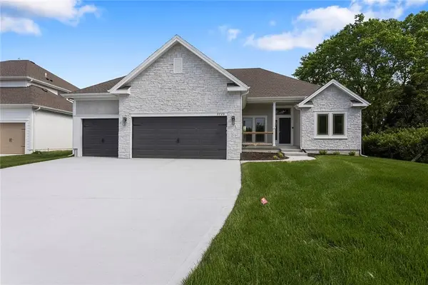 3720 NE 90th ST, Kansas City, MO 64156