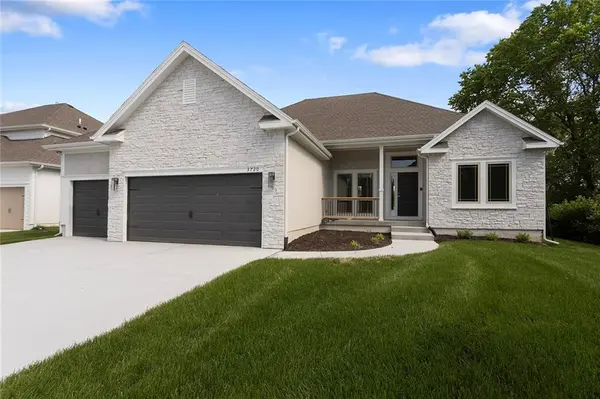 3720 NE 90th ST, Kansas City, MO 64156