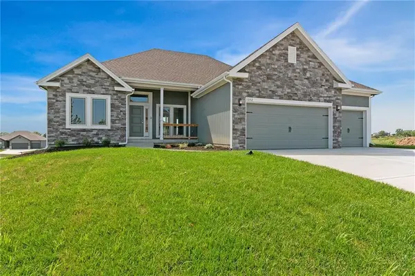 9014 N Monroe AVE, Kansas City, MO 64156