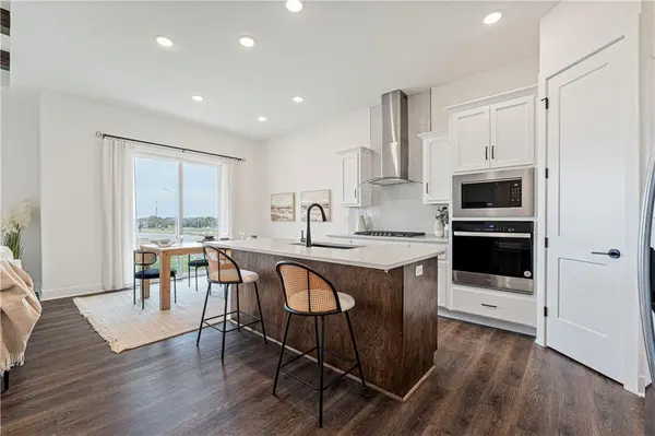1534 N 162nd TER, Basehor, KS 66007