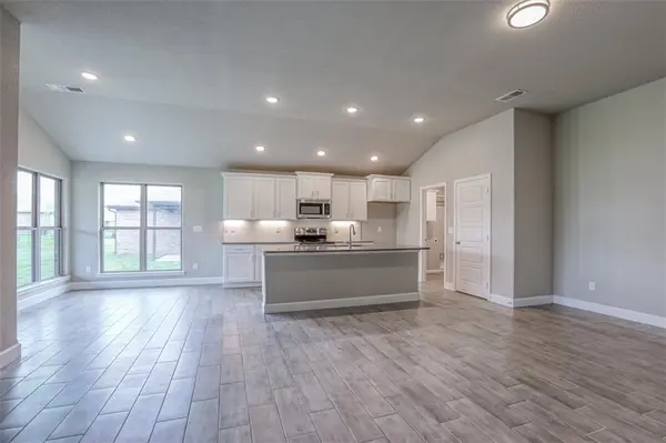 16782 S Hall ST, Olathe, KS 66062