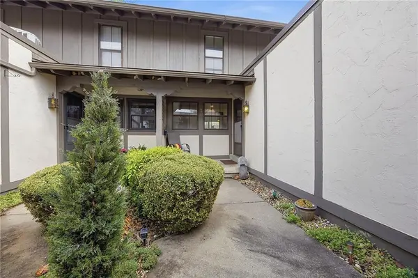 10217 Conser ST, Overland Park, KS 66212