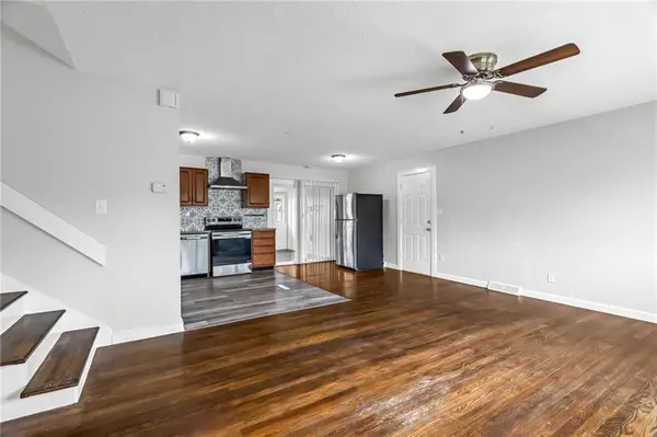 604 NW Carroll DR, Lee's Summit, MO 64063