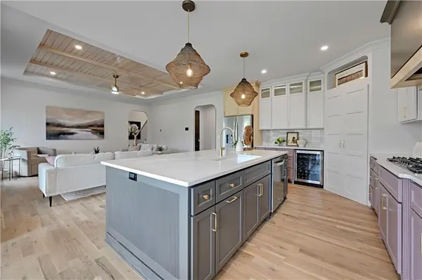 12818 W 172nd TER, Overland Park, KS 66221