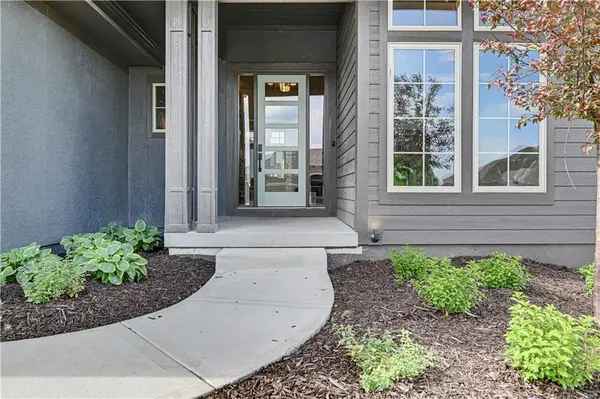 12818 W 172nd TER, Overland Park, KS 66221