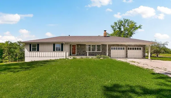15706 E 245th ST, Peculiar, MO 64078