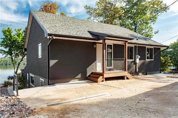 472 Osage Oaks DR, Climax Springs, MO 65324