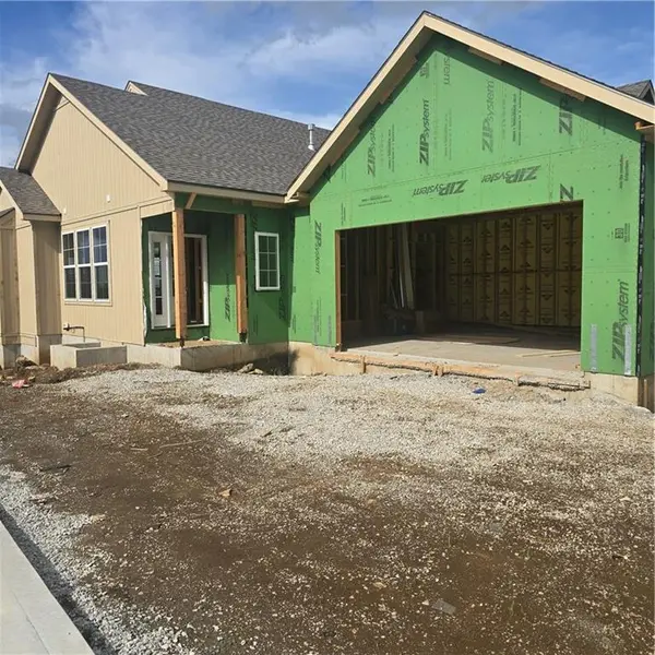 22212 W 82nd TER, Lenexa, KS 66220