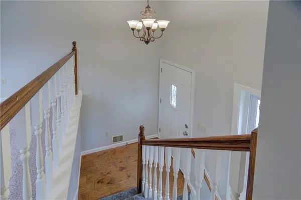 8635 N HULL AVE, Kansas City, MO 64154