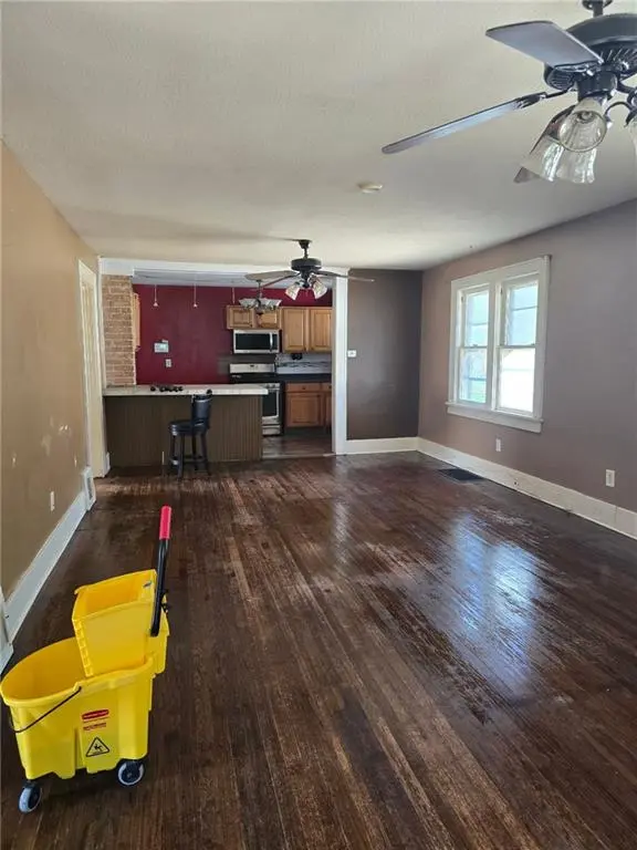 1718 Sacramento ST, St Joseph, MO 64507