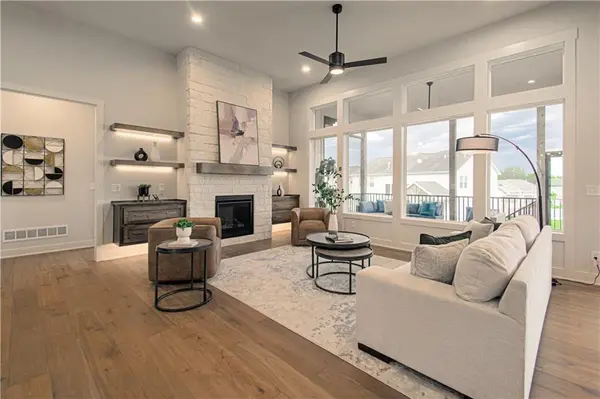 17056 W 172nd TER, Olathe, KS 66062