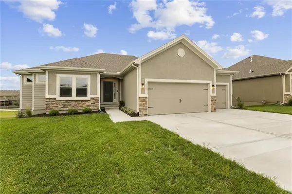 11016 N Corrington AVE, Kansas City, MO 64156