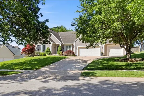 12008 Summit ST, Kansas City, MO 64145
