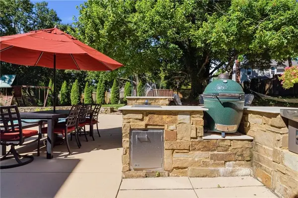 12008 Summit ST, Kansas City, MO 64145