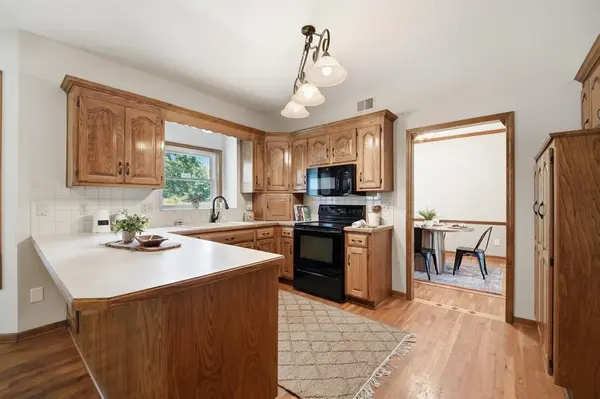 820 NE Adams DR, Lee's Summit, MO 64086