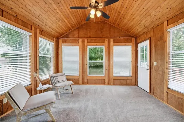 820 NE Adams DR, Lee's Summit, MO 64086