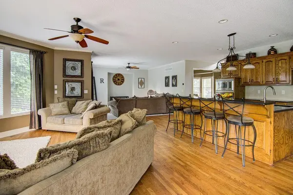24115 W 79th TER, Lenexa, KS 66227