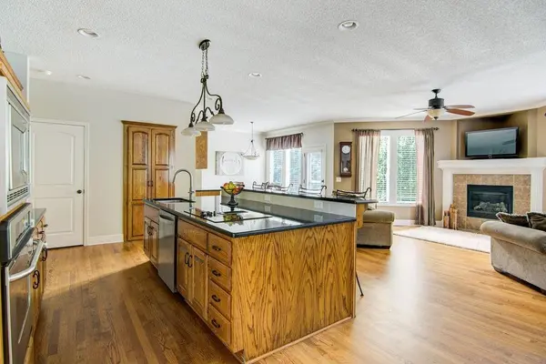 24115 W 79th TER, Lenexa, KS 66227
