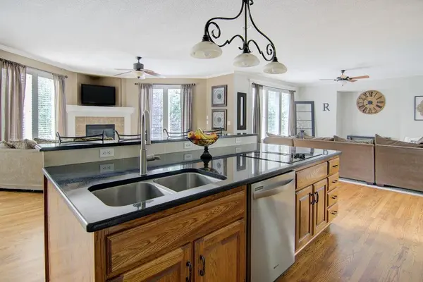 24115 W 79th TER, Lenexa, KS 66227