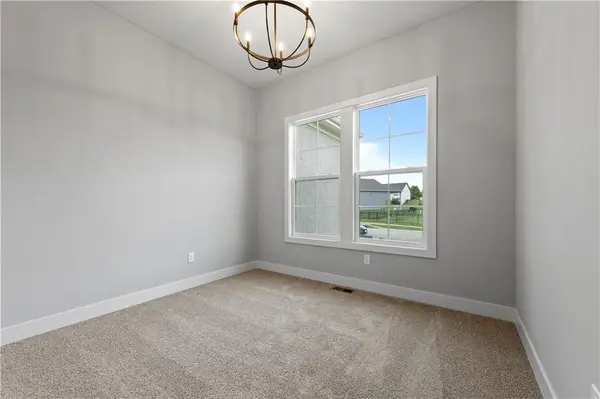 1608 SW Arbor Park DR, Lee's Summit, MO 64082