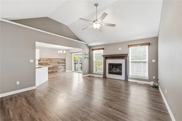 502 Birch ST, Peculiar, MO 64078