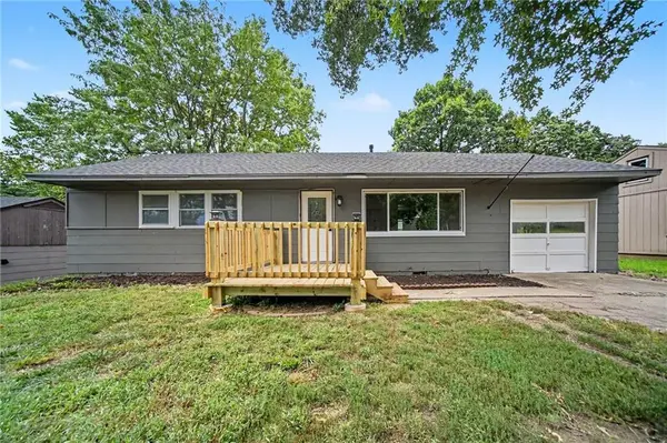 2409 Linden DR, Kansas City, KS 66106