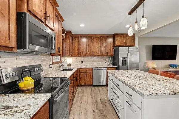 13744 Archer RD, Bonner Springs, KS 66012
