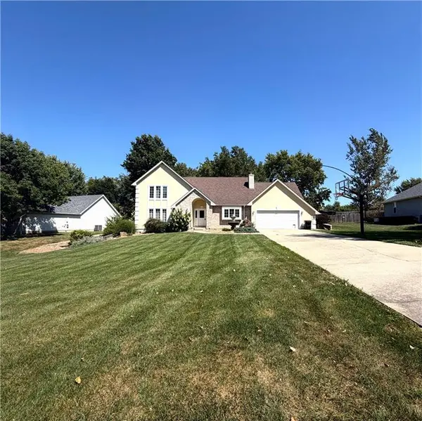 4135 Apple Ridge DR, Sedalia, MO 65301
