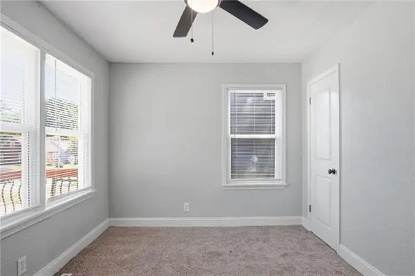 5746 College AVE, Kansas City, MO 64130