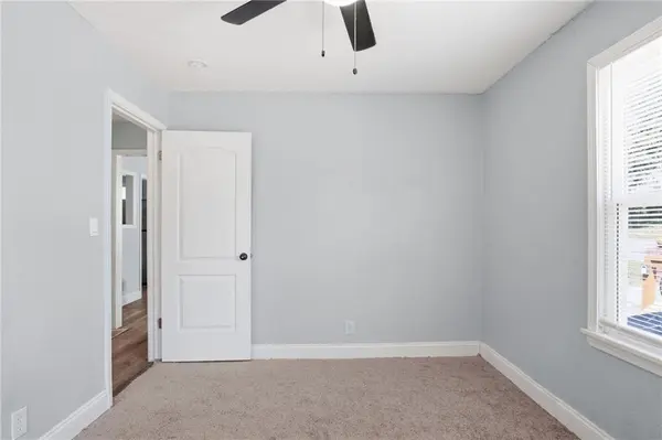5746 College AVE, Kansas City, MO 64130