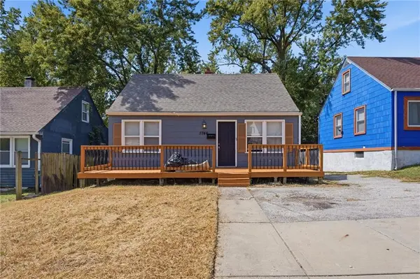5746 College AVE, Kansas City, MO 64130