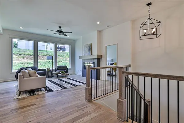 104 SW Nelson DR, Blue Springs, MO 64014