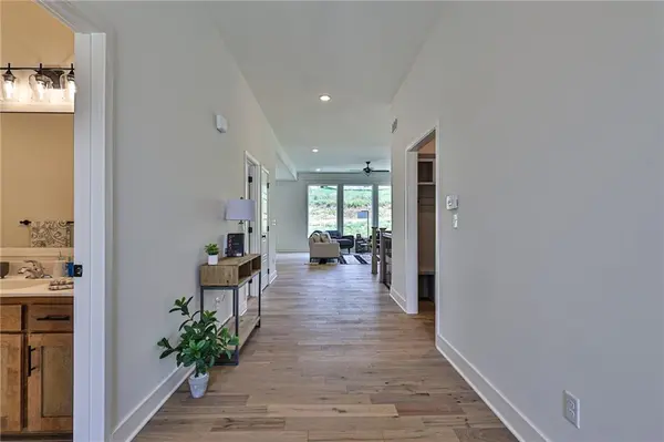 104 SW Nelson DR, Blue Springs, MO 64014