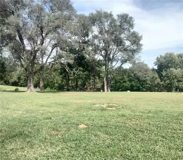 31608 Horn CIR, Excelsior Springs, MO 64024