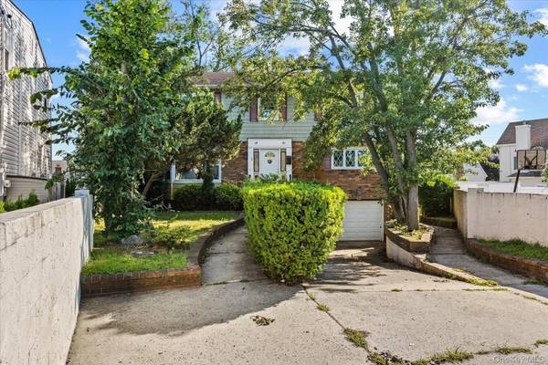 251 Perkins Avenue, Oceanside, NY 11572