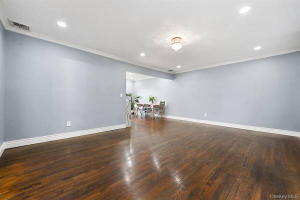 701 Hoover ST, North Bellmore, NY 11710