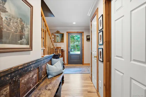 147B Old Country RD, Remsenburg, NY 11960