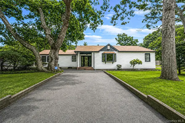 68 Oakdale AVE, Selden, NY 11784