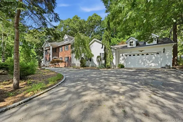 48 Private RD, Calverton, NY 11933
