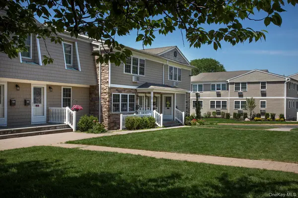 40 Fairfield WAY #DE12, Commack, NY 11725
