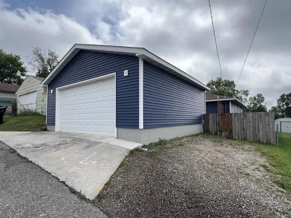 719 Garfield St, Eveleth, MN 55734