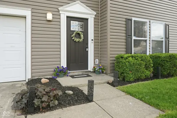 8903 Squire Boone CT, Indianapolis, IN 46113