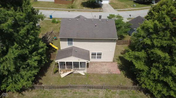 6739 Wandering WAY, Indianapolis, IN 46241