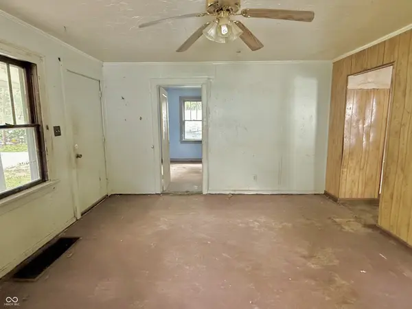 8 Dixie DR, Anderson, IN 46016